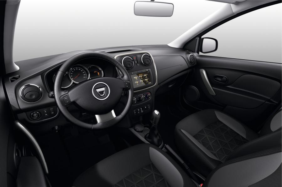 Интерьер Dacia Sandero Stepway 2012 года  (фото 25 из 52)